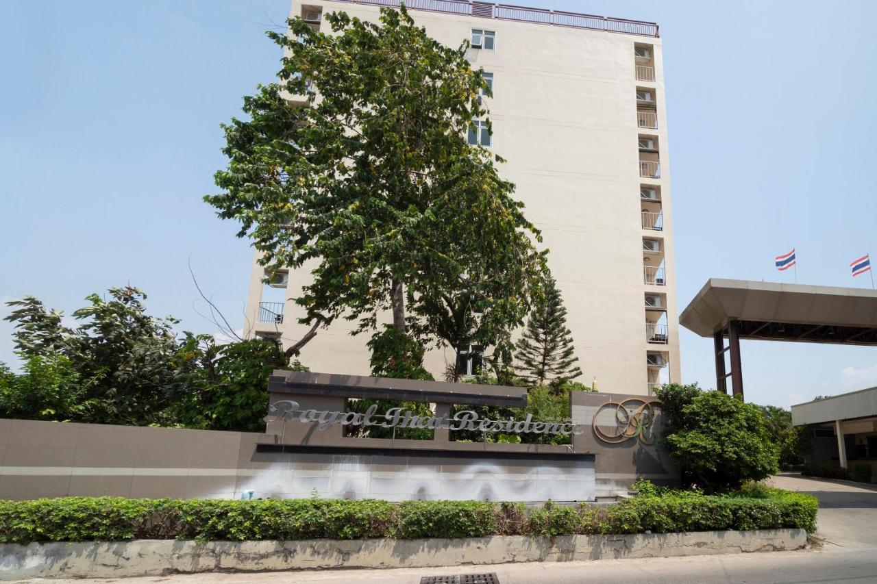 OYO 829 Royal Thai Residence Praia de Jomtien Exterior foto