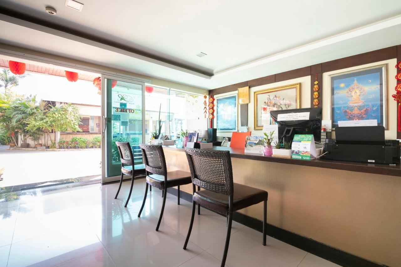OYO 829 Royal Thai Residence Praia de Jomtien Exterior foto