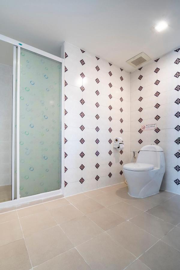 OYO 829 Royal Thai Residence Praia de Jomtien Exterior foto