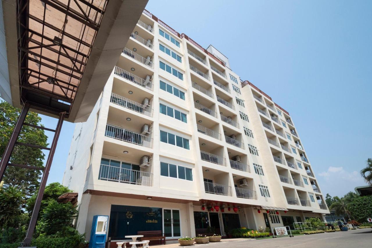 OYO 829 Royal Thai Residence Praia de Jomtien Exterior foto